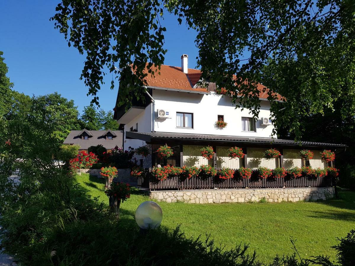 Hotel Pansion Breza Plitvička Jezera Exterior foto